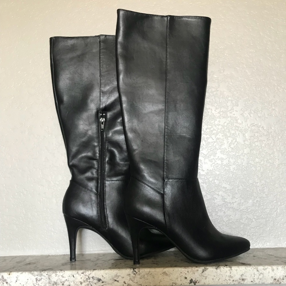 Black heel boots, NWOT